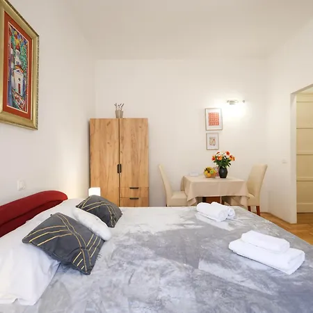 Laura In The Heart Of Apartment Zadar